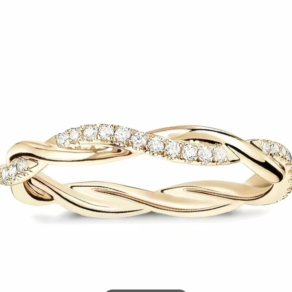 NWT women’s Cubic Zirconia Twisted Ring - Picture 6 of 7